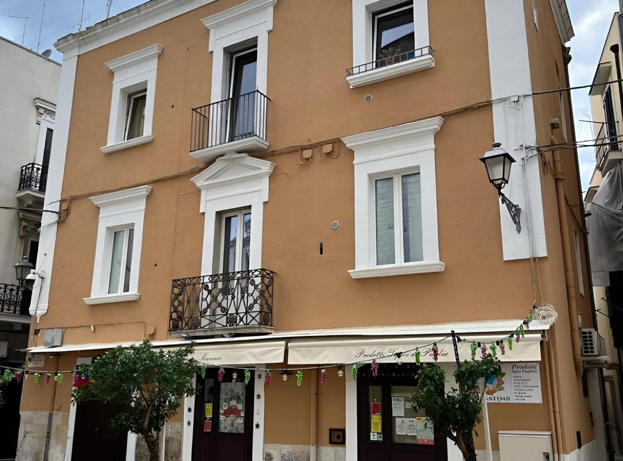 Bari Landlord 8 - Una Finestra Sulla Cattedrale Exterior foto