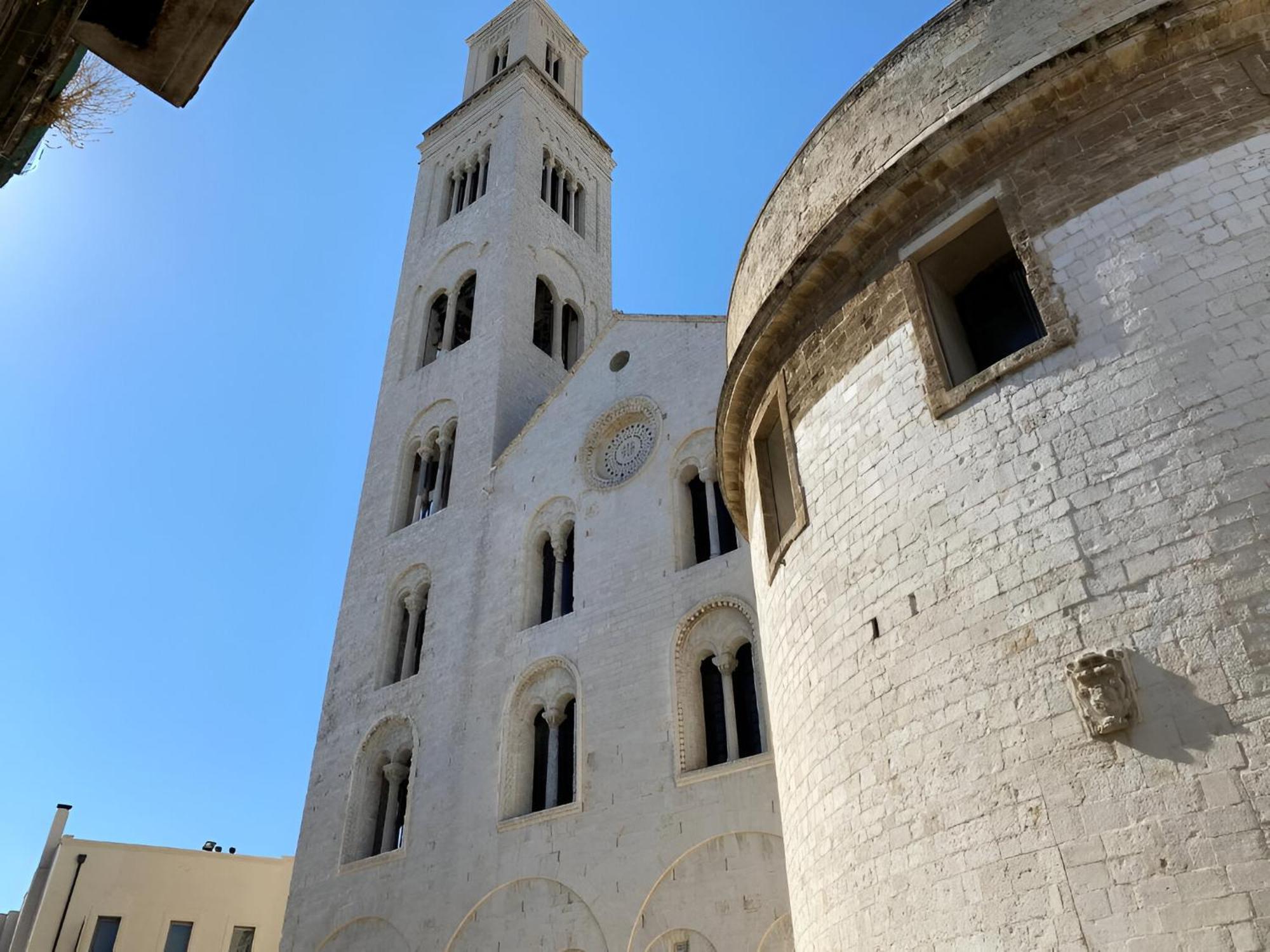 Bari Landlord 8 - Una Finestra Sulla Cattedrale Exterior foto